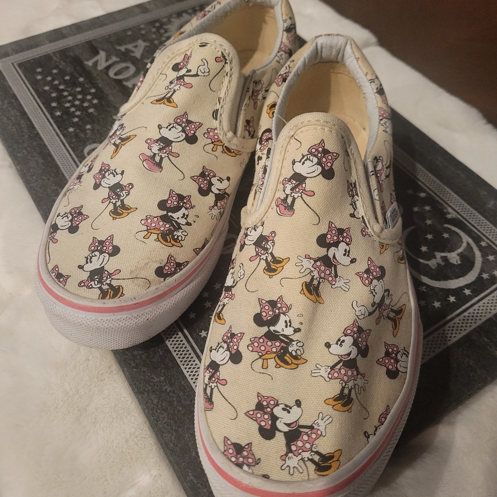 GIRLS Disney Minnie Mouse Vans 2.5